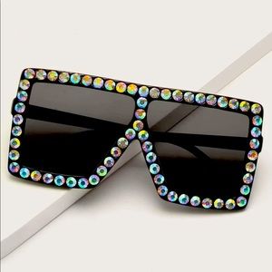 Trendy sunglasses 😎🤟🏽❤️